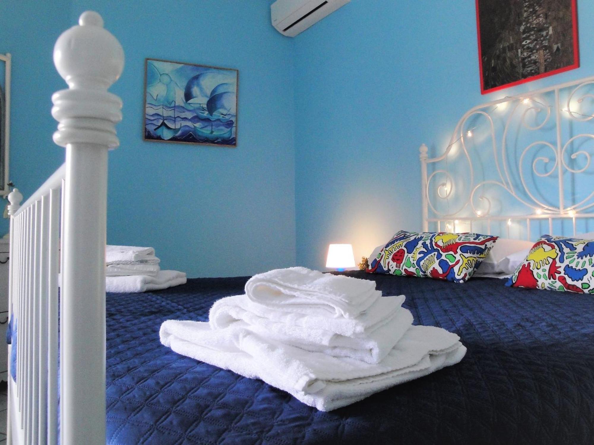נאפולי Garibaldi Holiday House מראה חיצוני תמונה