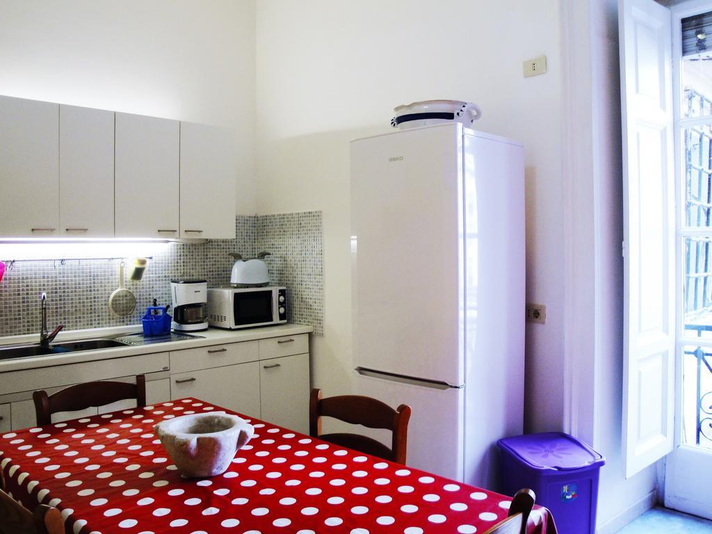 נאפולי Garibaldi Holiday House מראה חיצוני תמונה