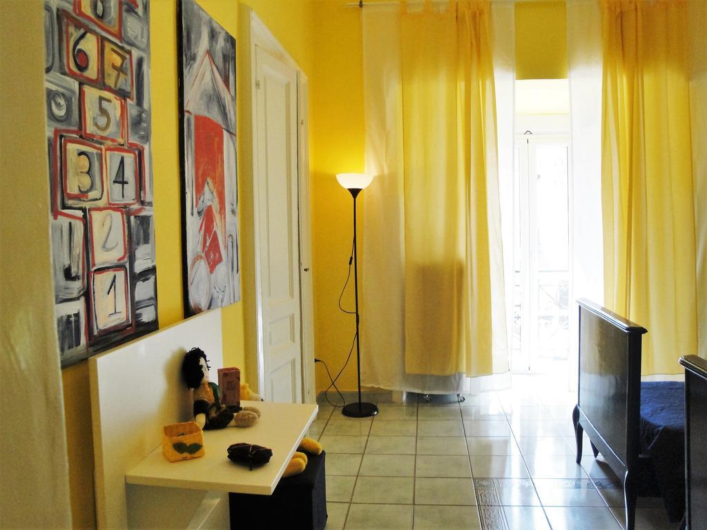 נאפולי Garibaldi Holiday House מראה חיצוני תמונה