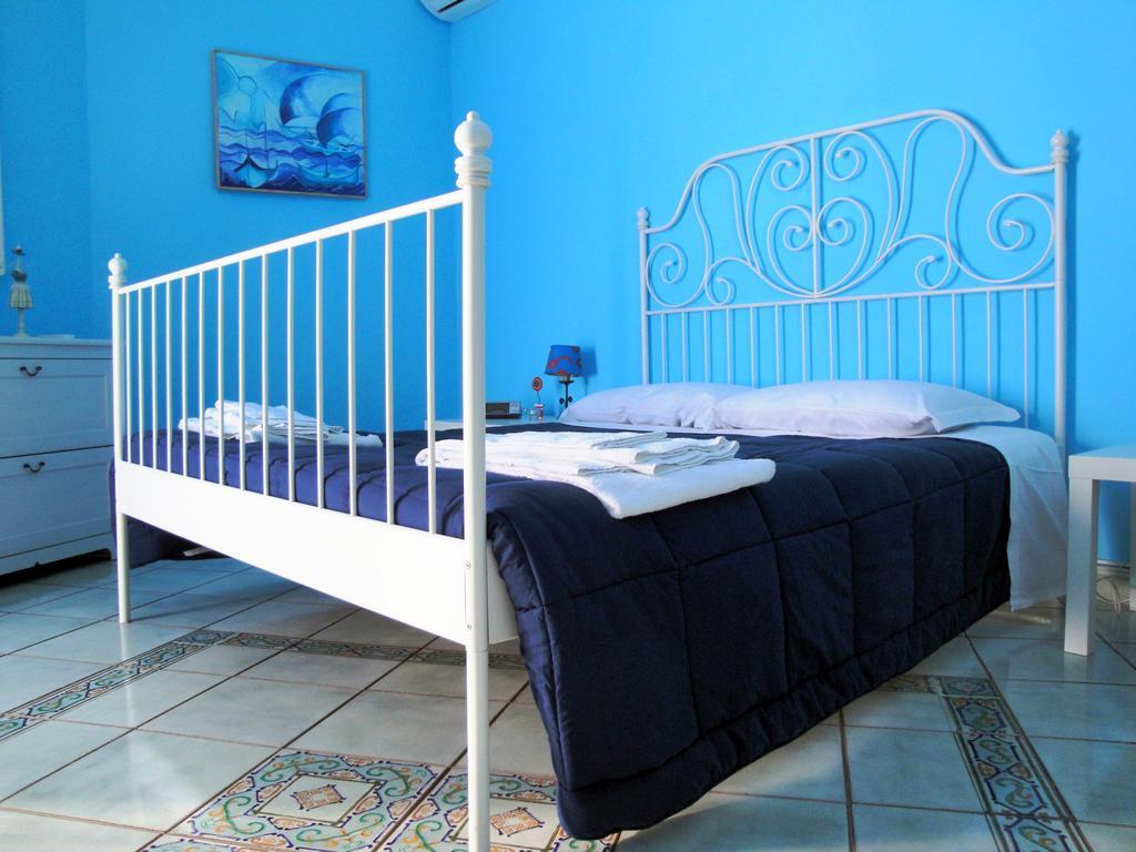 נאפולי Garibaldi Holiday House מראה חיצוני תמונה
